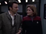 extant_StarTrek_VOY_6x17-SpiritFolk_03218.jpg