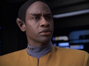 extant_StarTrek_VOY_6x17-SpiritFolk_03243.jpg