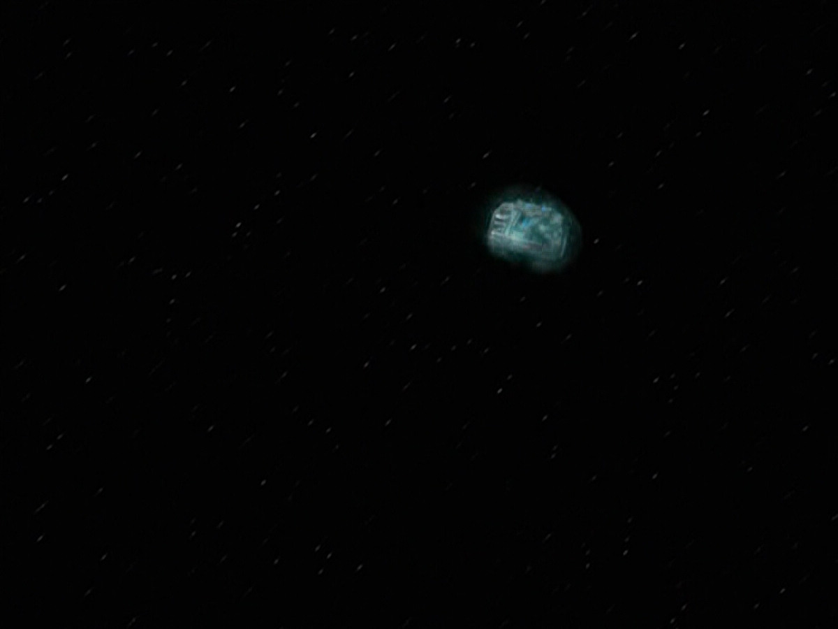extant_StarTrek_VOY_6x18-AshesToAshes_00008.jpg