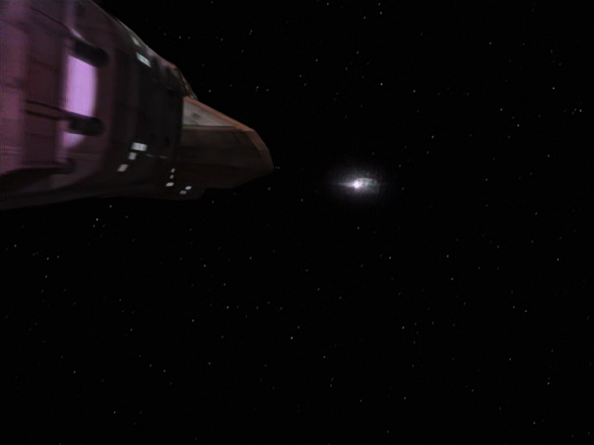 extant_StarTrek_VOY_6x18-AshesToAshes_00011.jpg