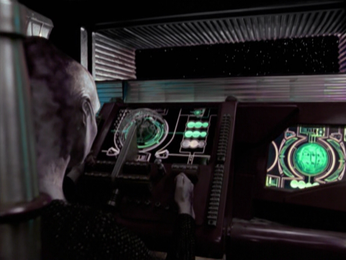 extant_StarTrek_VOY_6x18-AshesToAshes_00018.jpg
