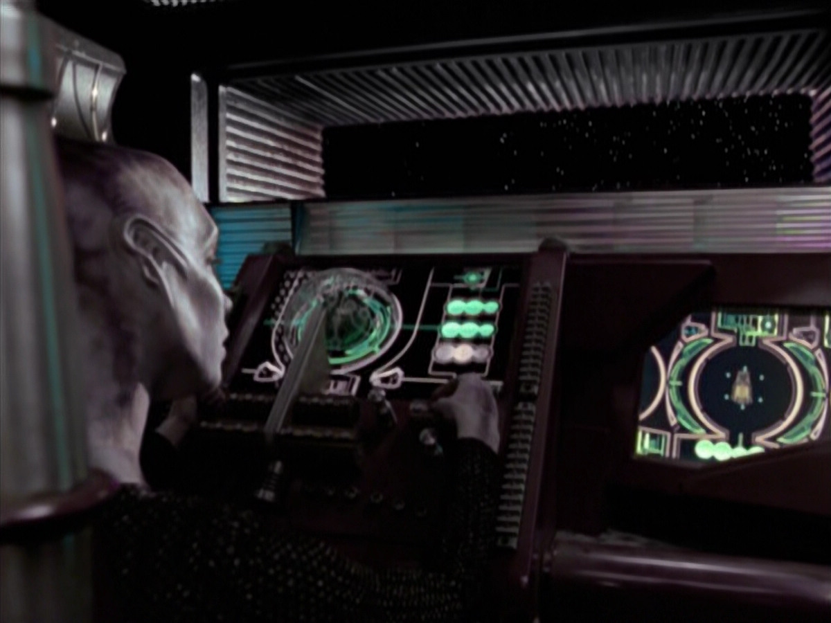 extant_StarTrek_VOY_6x18-AshesToAshes_00023.jpg
