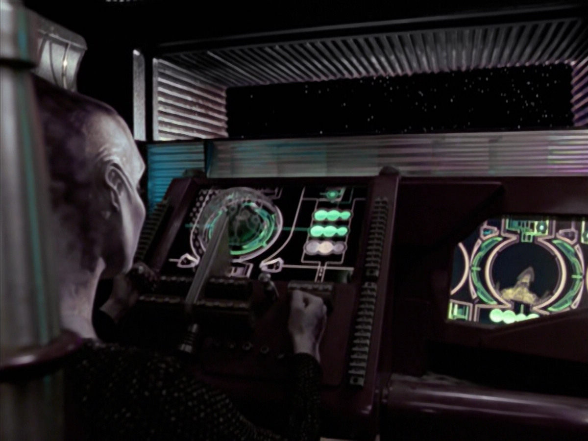 extant_StarTrek_VOY_6x18-AshesToAshes_00027.jpg