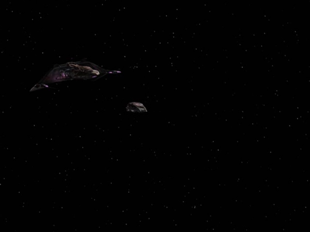 extant_StarTrek_VOY_6x18-AshesToAshes_00037.jpg