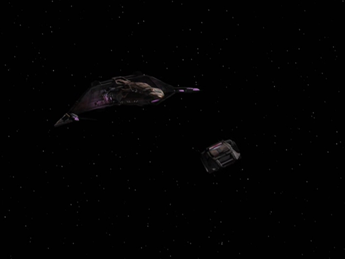 extant_StarTrek_VOY_6x18-AshesToAshes_00040.jpg