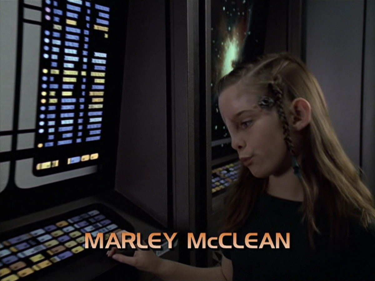extant_StarTrek_VOY_6x18-AshesToAshes_00233.jpg