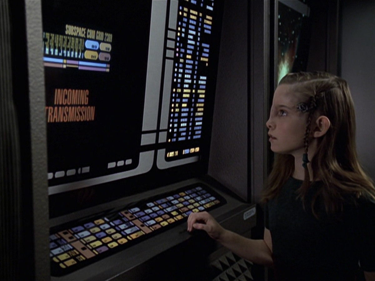 extant_StarTrek_VOY_6x18-AshesToAshes_00237.jpg