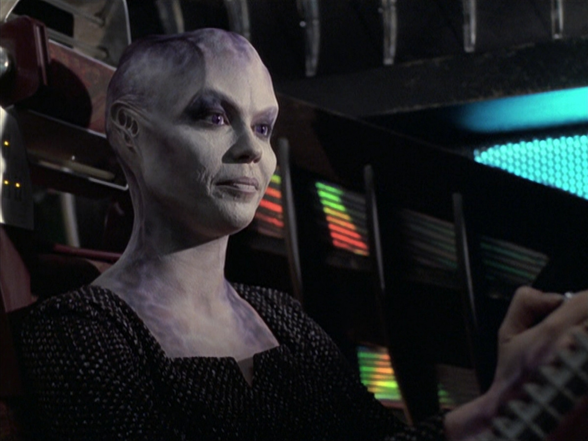 extant_StarTrek_VOY_6x18-AshesToAshes_00272.jpg