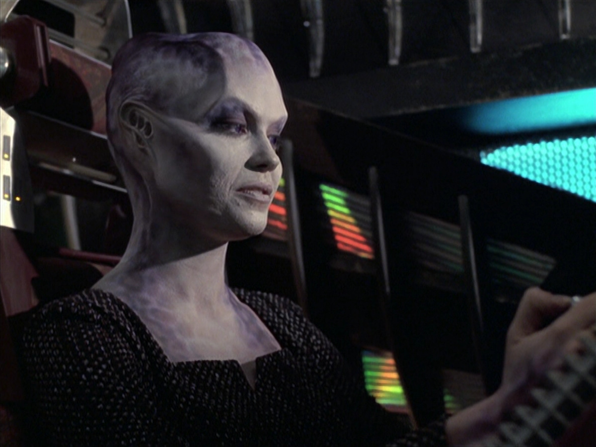 extant_StarTrek_VOY_6x18-AshesToAshes_00279.jpg