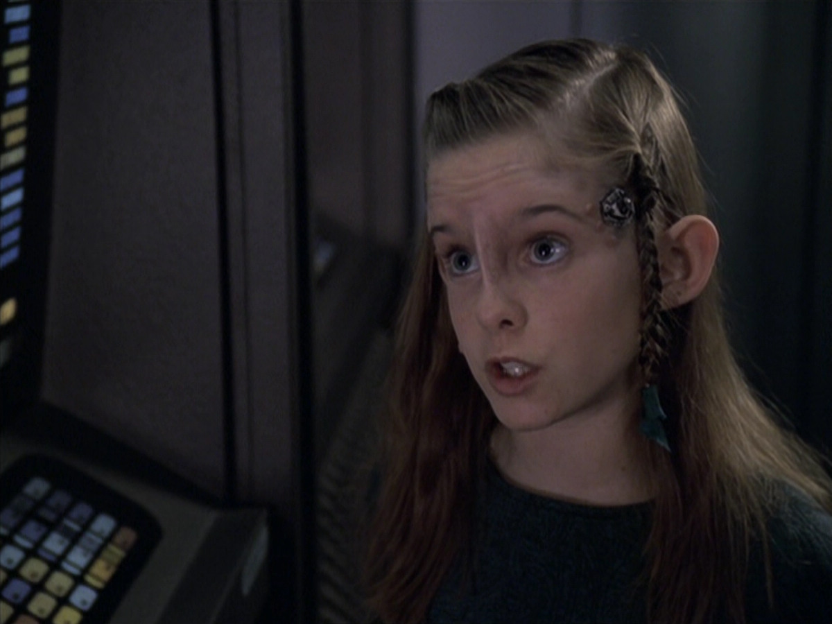 extant_StarTrek_VOY_6x18-AshesToAshes_00306.jpg