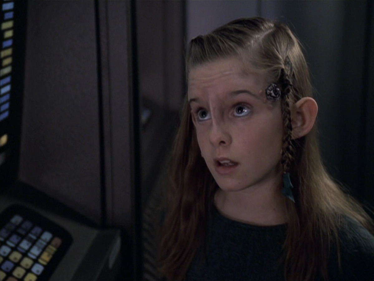 extant_StarTrek_VOY_6x18-AshesToAshes_00307.jpg
