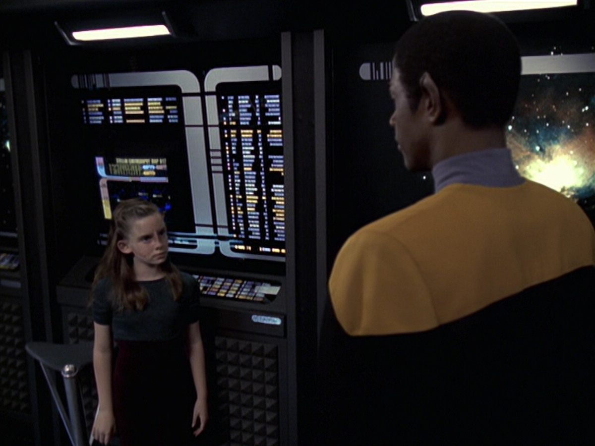 extant_StarTrek_VOY_6x18-AshesToAshes_00347.jpg