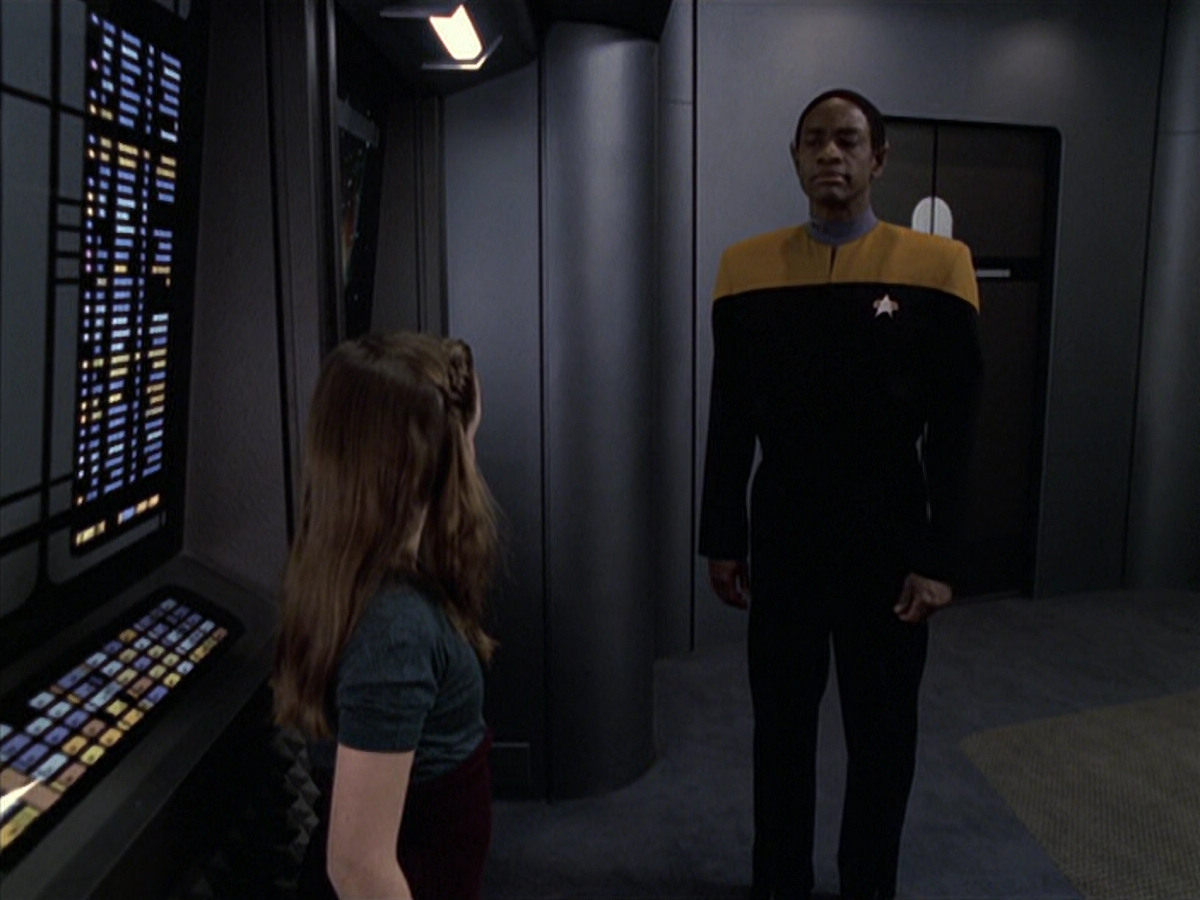 extant_StarTrek_VOY_6x18-AshesToAshes_00350.jpg