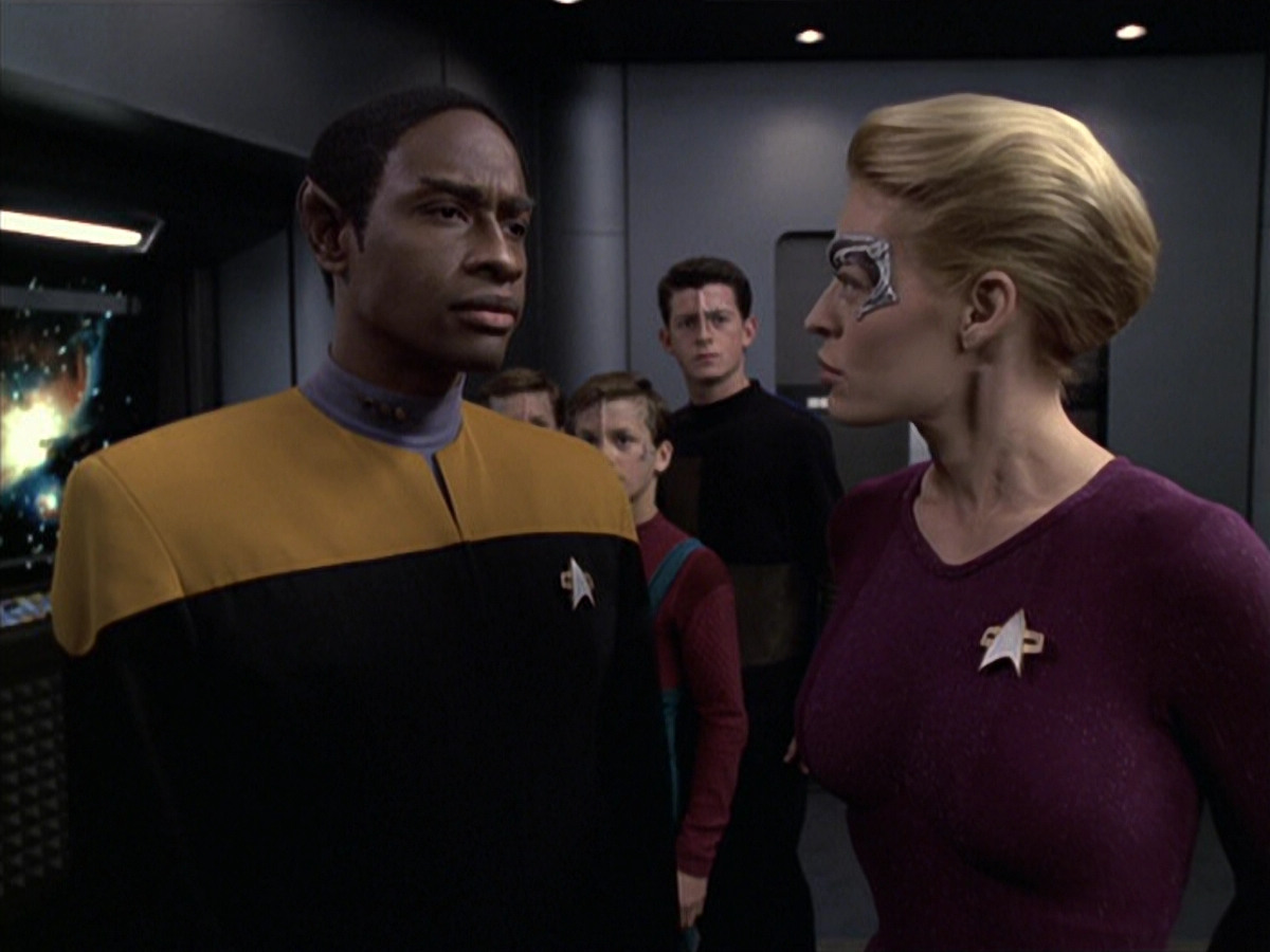 extant_StarTrek_VOY_6x18-AshesToAshes_00392.jpg