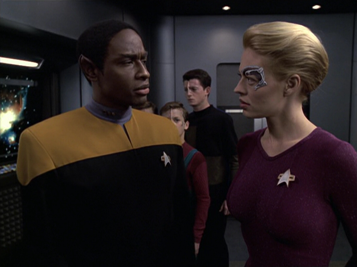 extant_StarTrek_VOY_6x18-AshesToAshes_00403.jpg