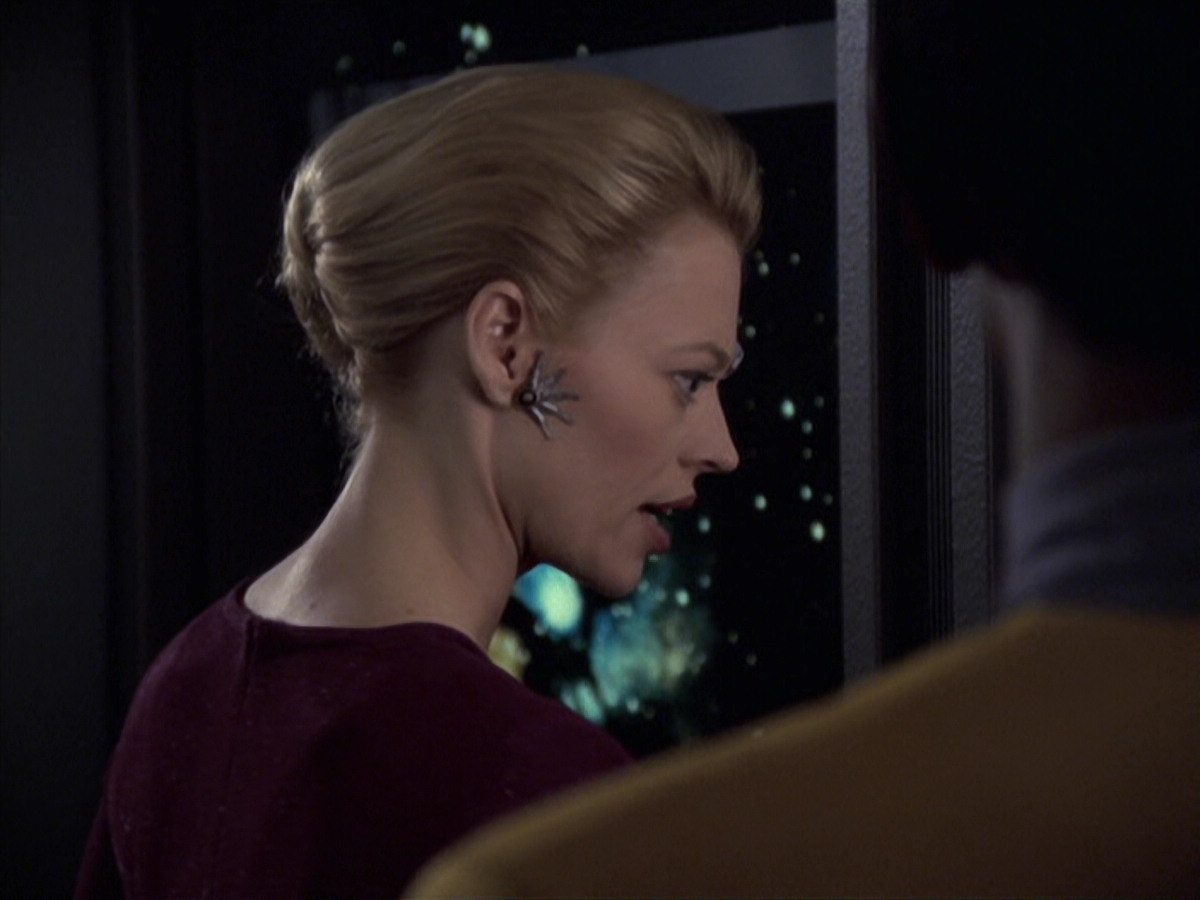extant_StarTrek_VOY_6x18-AshesToAshes_00430.jpg