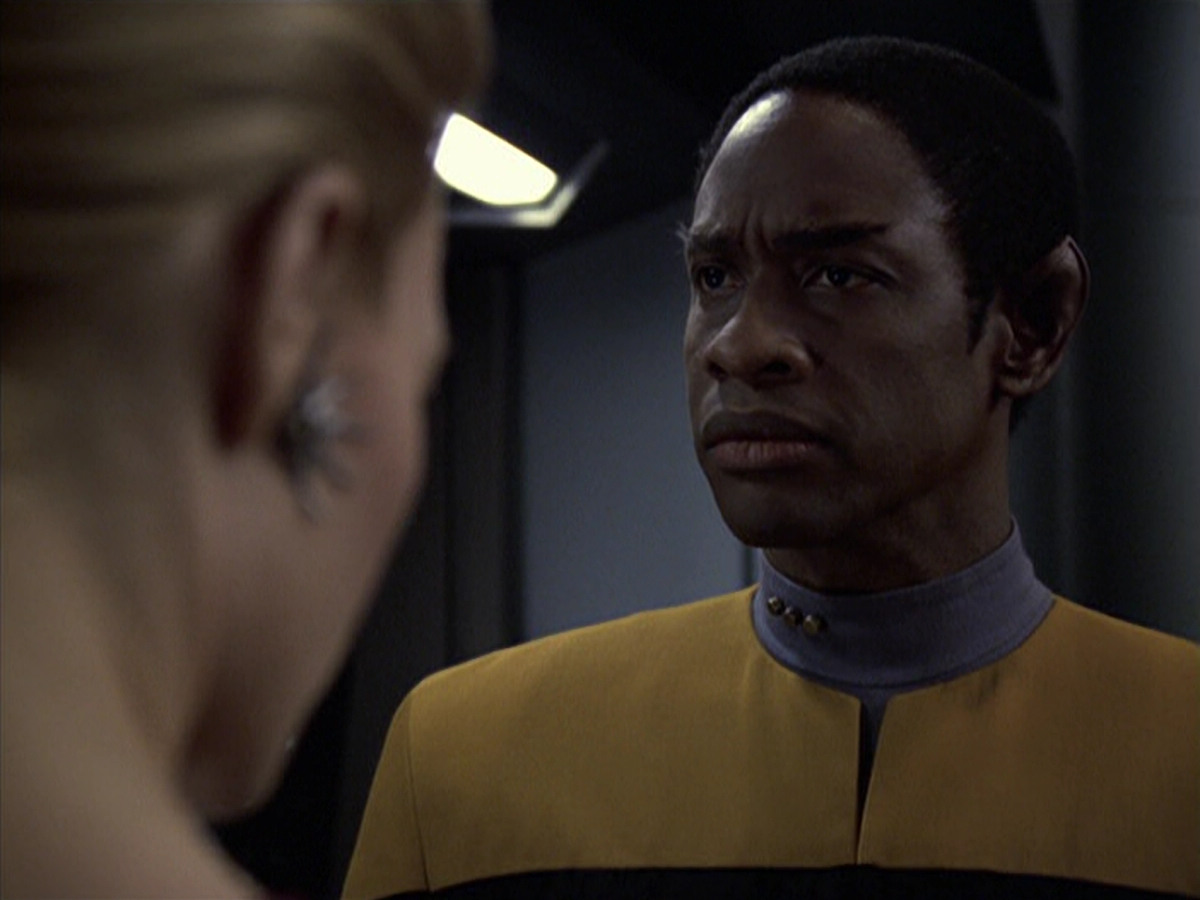extant_StarTrek_VOY_6x18-AshesToAshes_00452.jpg