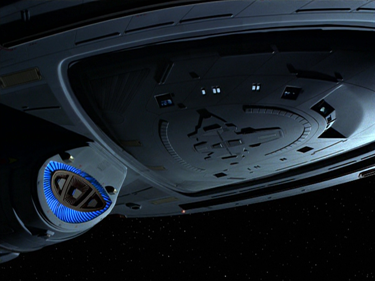 extant_StarTrek_VOY_6x18-AshesToAshes_00460.jpg