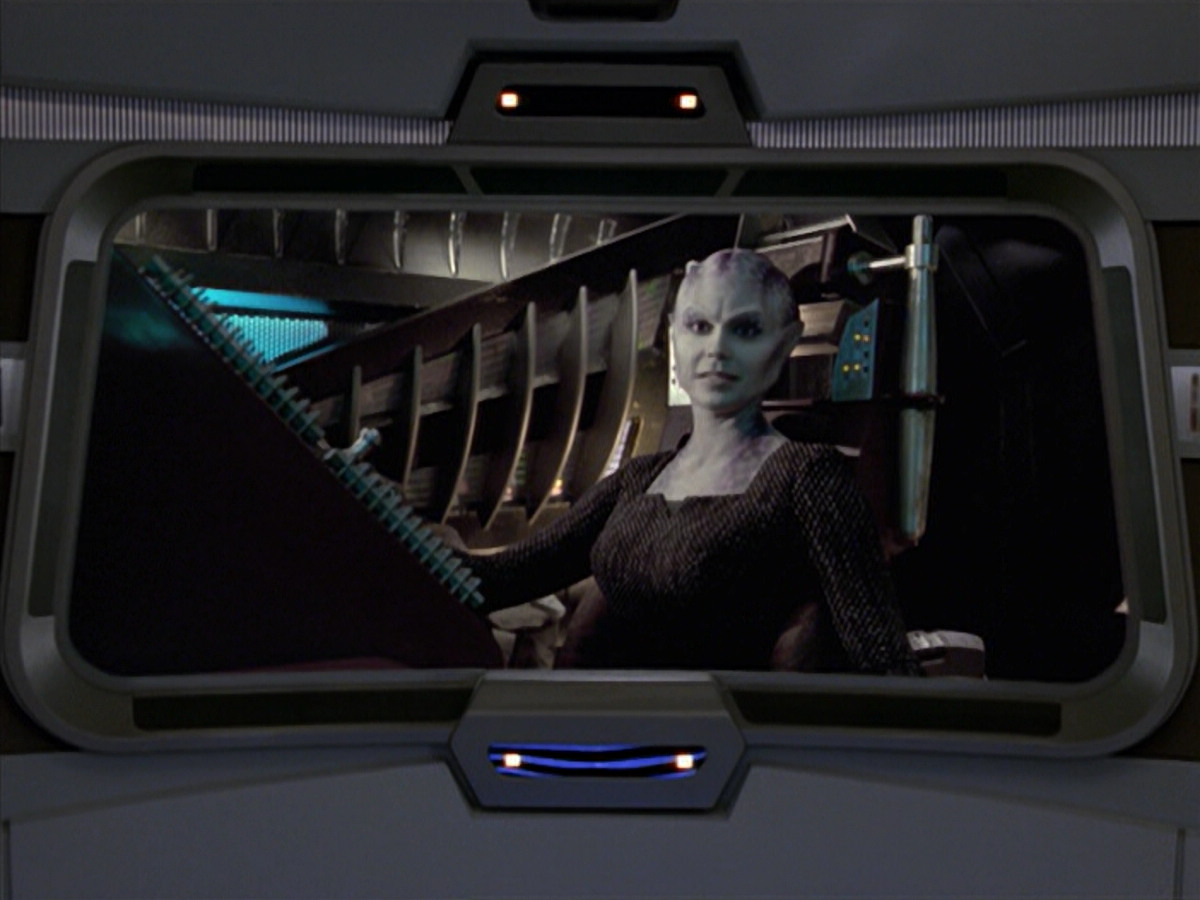 extant_StarTrek_VOY_6x18-AshesToAshes_00466.jpg