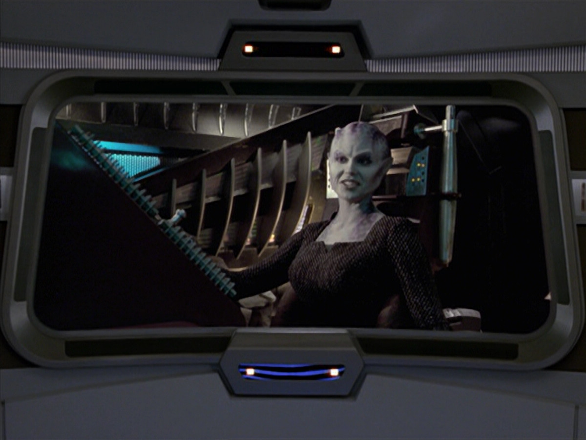 extant_StarTrek_VOY_6x18-AshesToAshes_00468.jpg