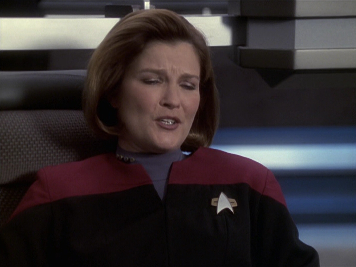 extant_StarTrek_VOY_6x18-AshesToAshes_00479.jpg