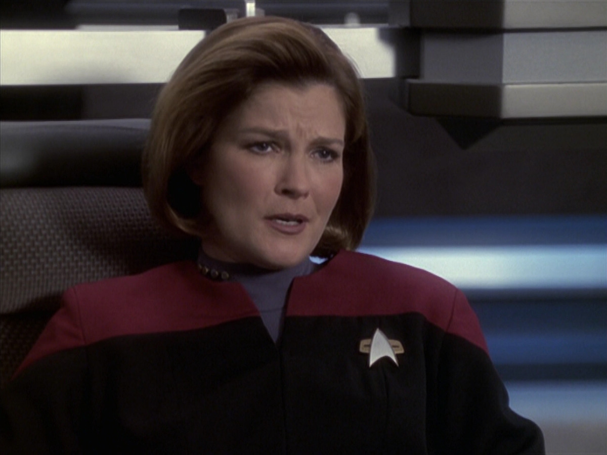extant_StarTrek_VOY_6x18-AshesToAshes_00480.jpg