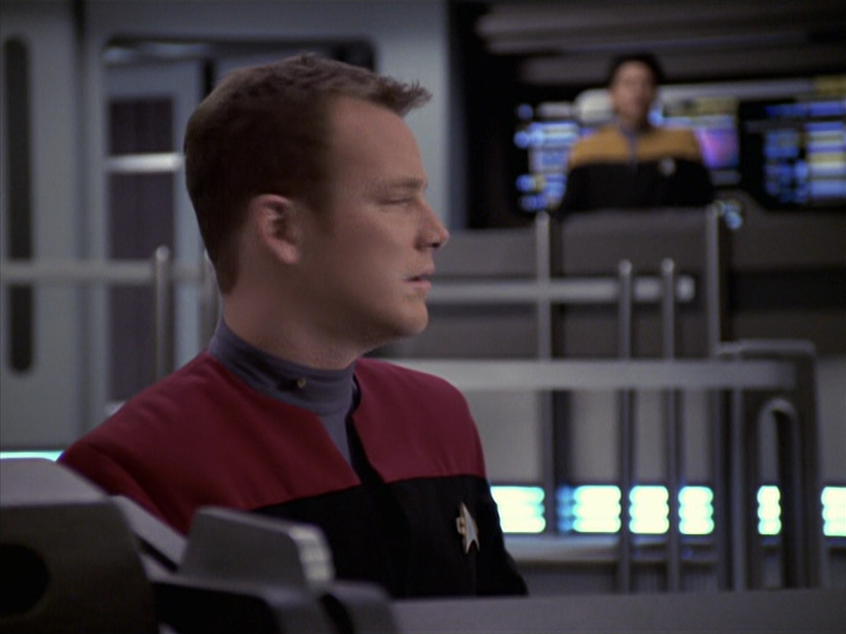 extant_StarTrek_VOY_6x18-AshesToAshes_00486.jpg