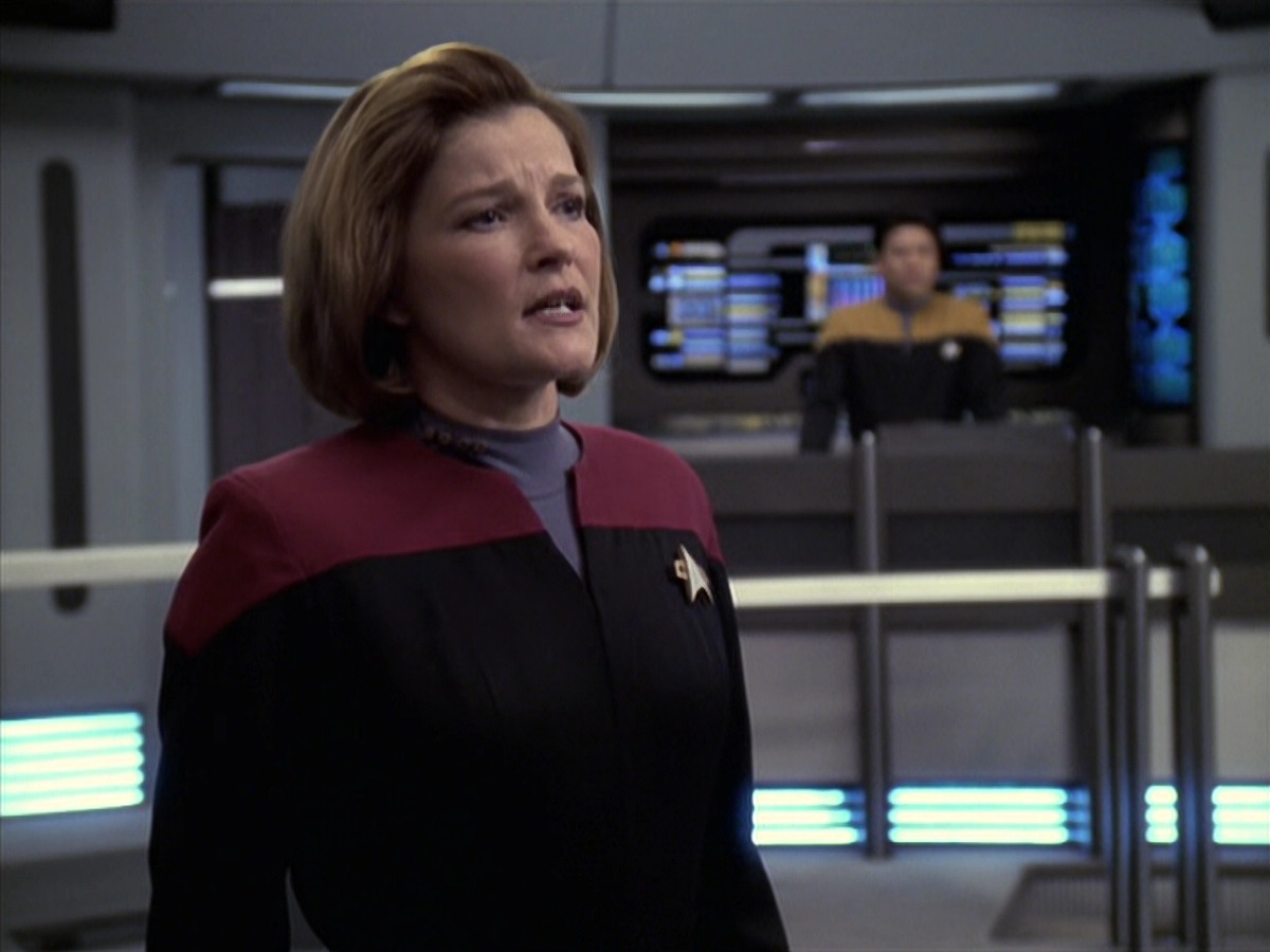 extant_StarTrek_VOY_6x18-AshesToAshes_00497.jpg