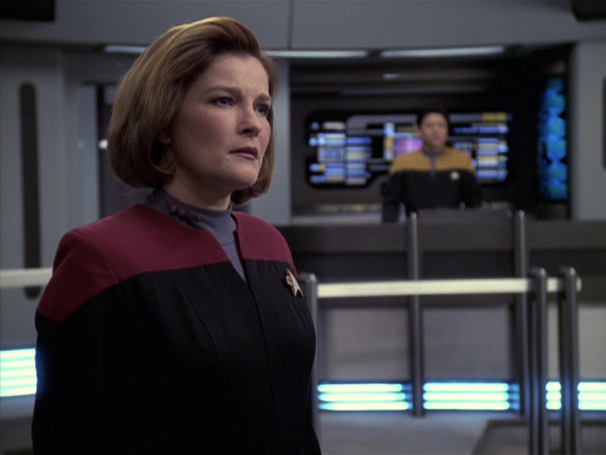 extant_StarTrek_VOY_6x18-AshesToAshes_00532.jpg