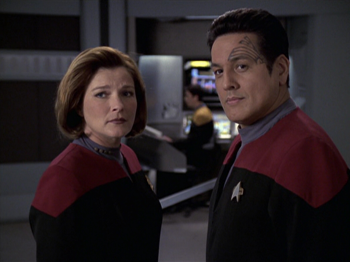 extant_StarTrek_VOY_6x18-AshesToAshes_00556.jpg