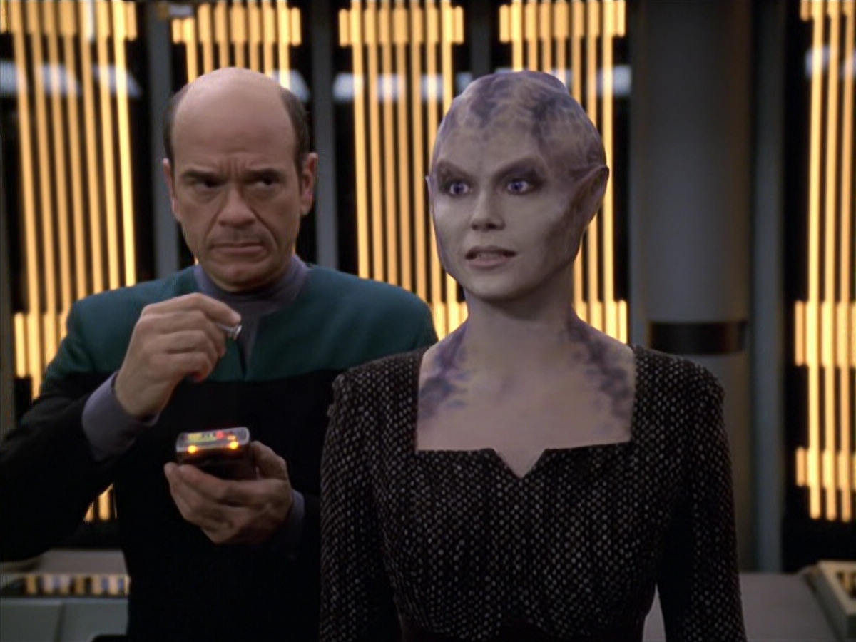 extant_StarTrek_VOY_6x18-AshesToAshes_00576.jpg