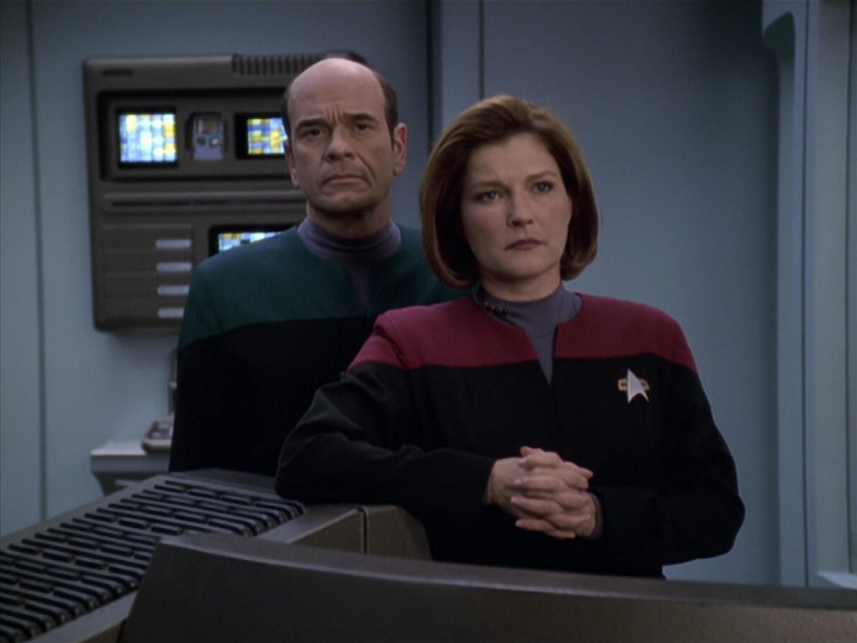 extant_StarTrek_VOY_6x18-AshesToAshes_00595.jpg