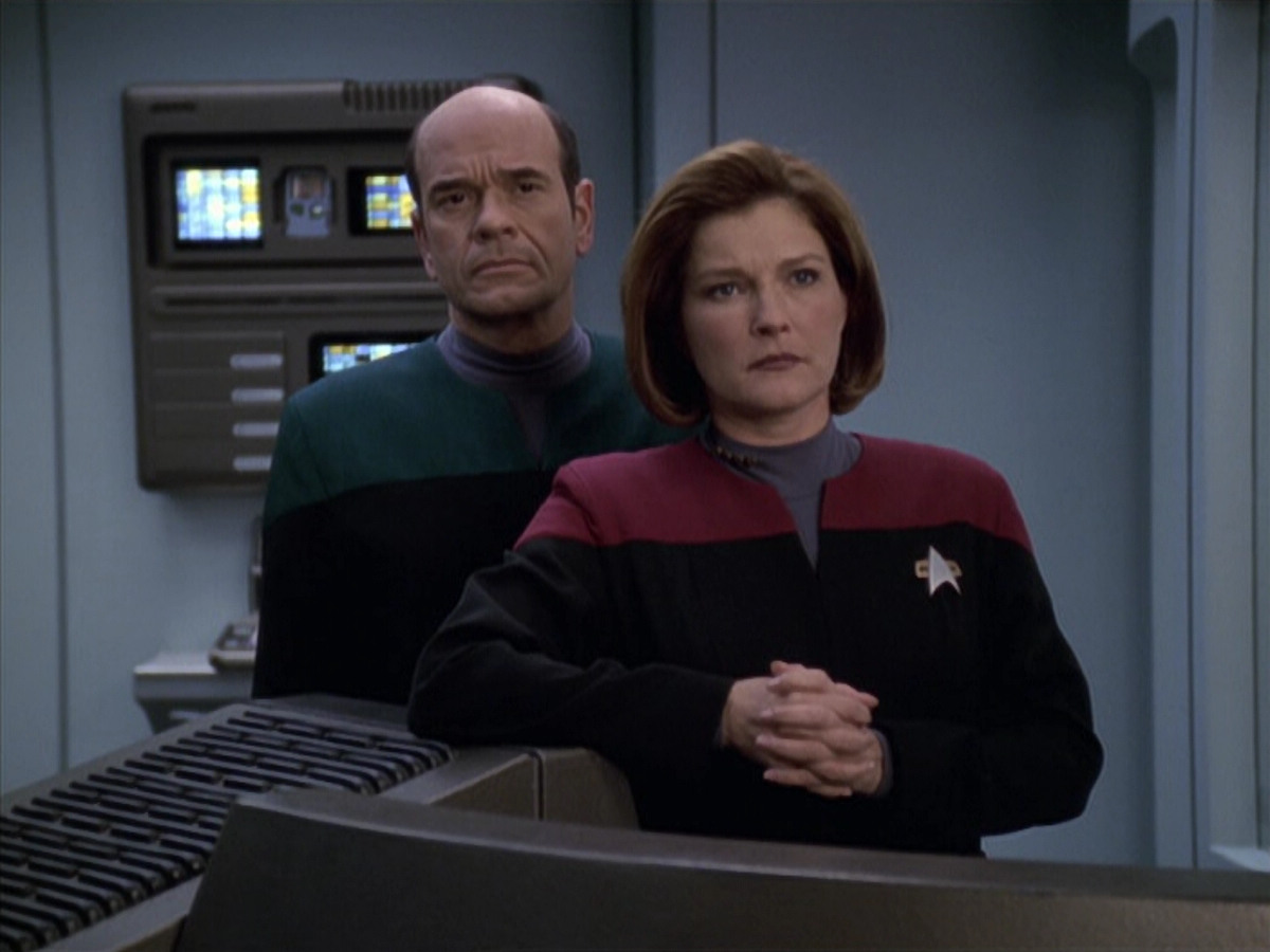 extant_StarTrek_VOY_6x18-AshesToAshes_00596.jpg