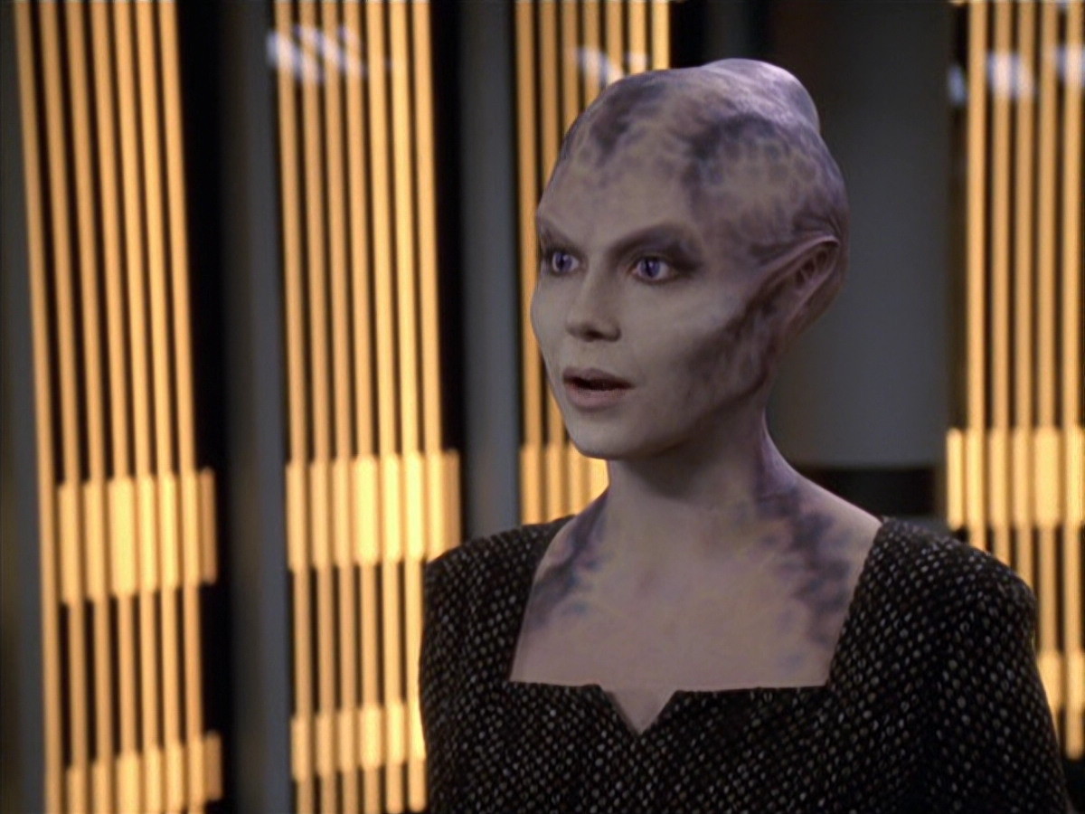 extant_StarTrek_VOY_6x18-AshesToAshes_00599.jpg
