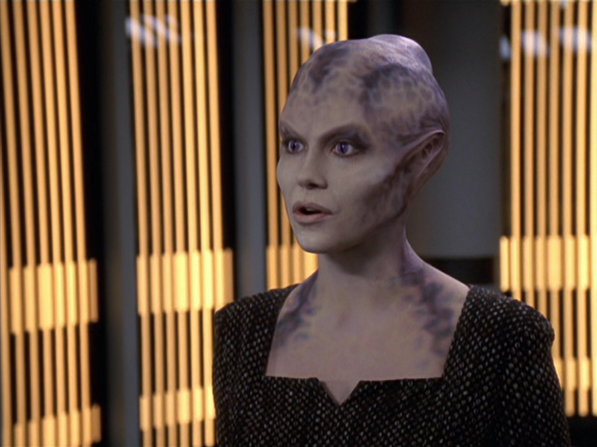 extant_StarTrek_VOY_6x18-AshesToAshes_00600.jpg