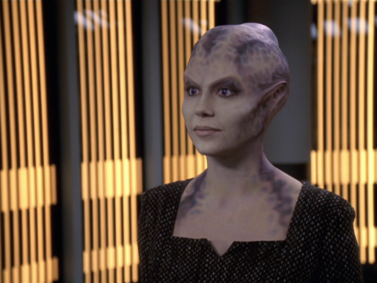 extant_StarTrek_VOY_6x18-AshesToAshes_00605.jpg