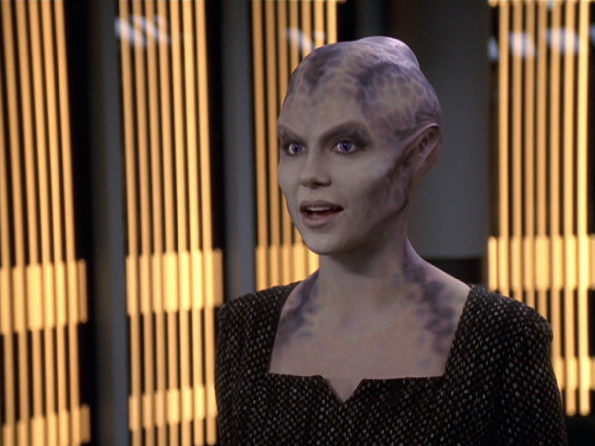 extant_StarTrek_VOY_6x18-AshesToAshes_00608.jpg