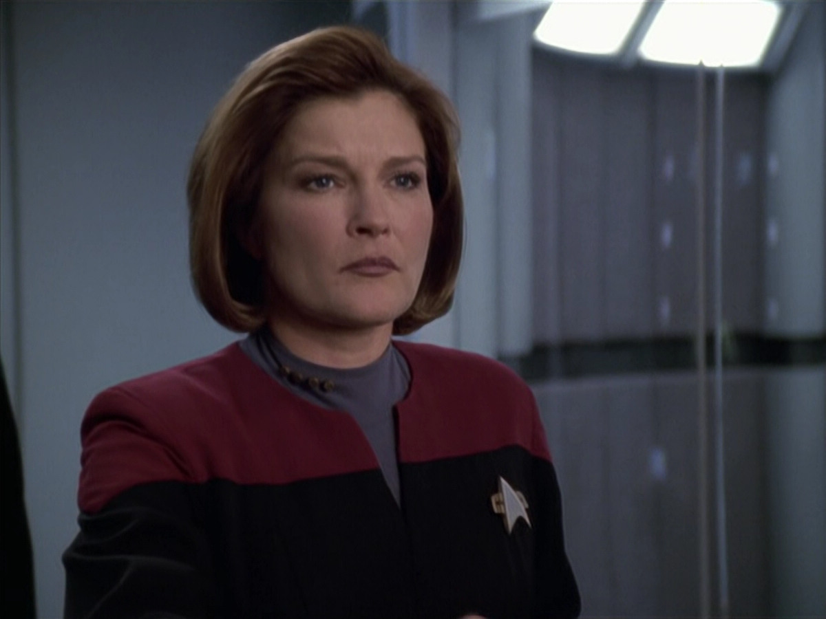 extant_StarTrek_VOY_6x18-AshesToAshes_00625.jpg