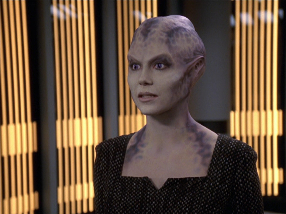 extant_StarTrek_VOY_6x18-AshesToAshes_00649.jpg
