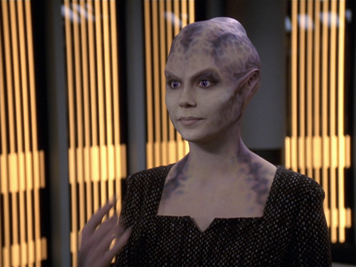 extant_StarTrek_VOY_6x18-AshesToAshes_00658.jpg