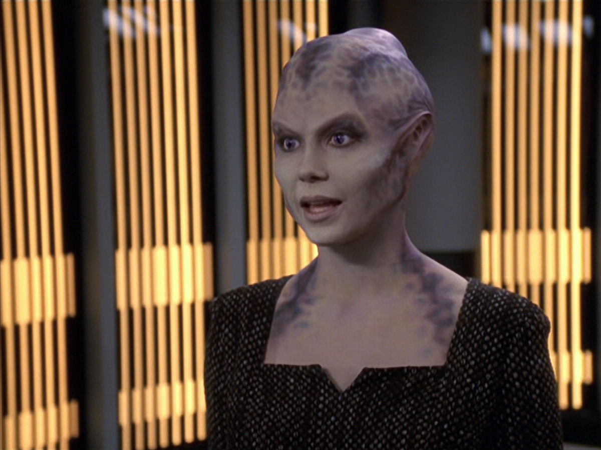 extant_StarTrek_VOY_6x18-AshesToAshes_00659.jpg