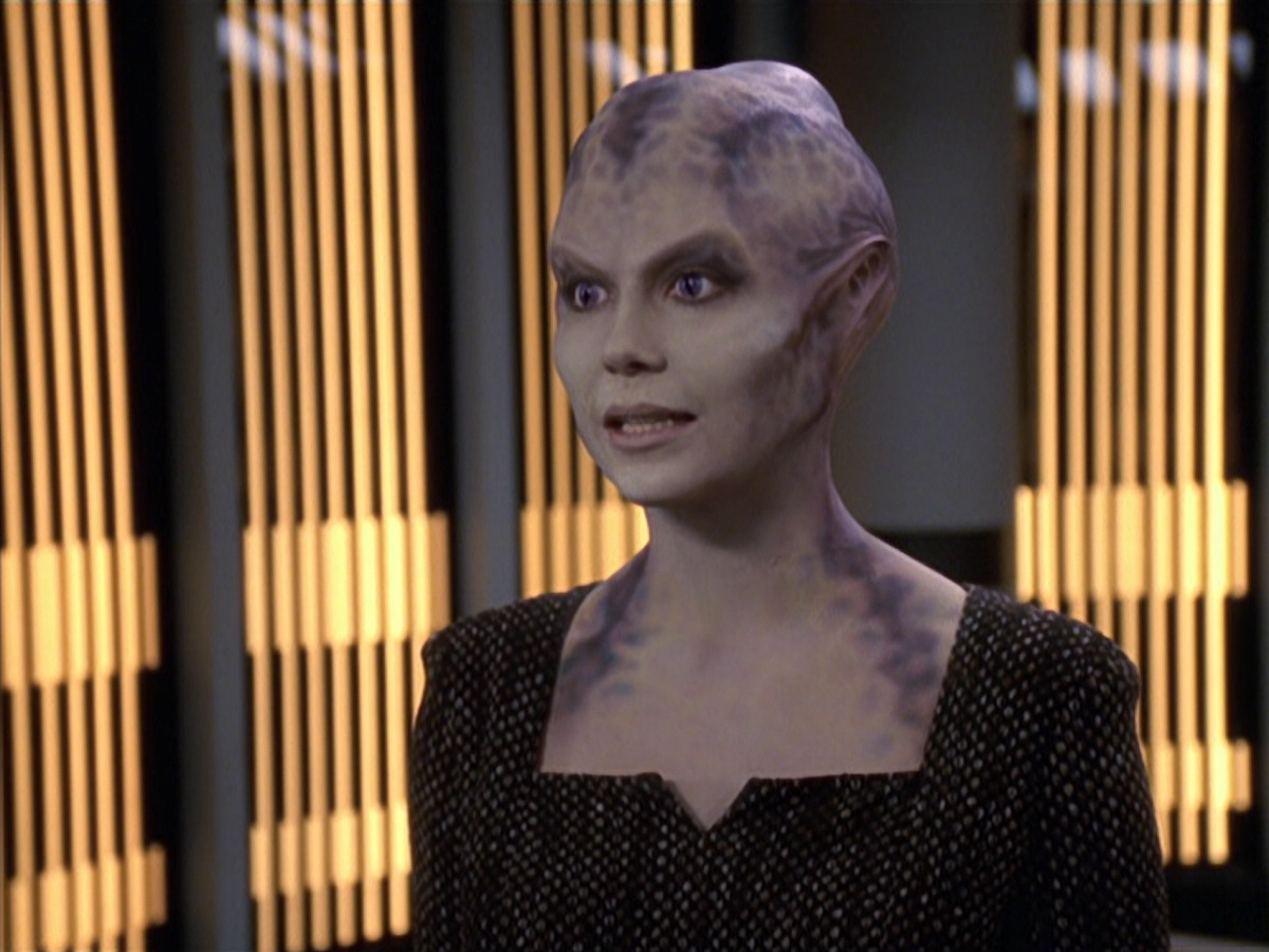extant_StarTrek_VOY_6x18-AshesToAshes_00665.jpg