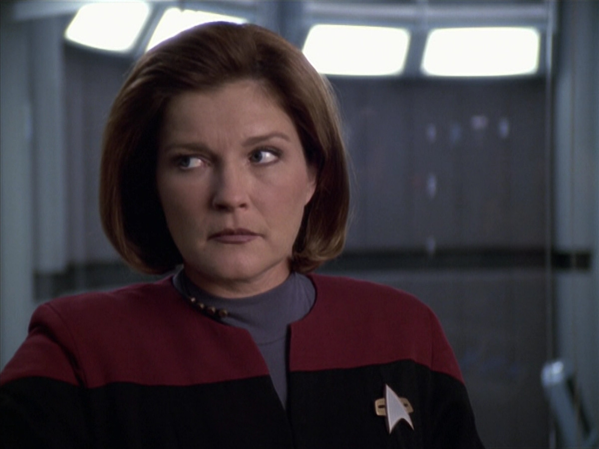extant_StarTrek_VOY_6x18-AshesToAshes_00708.jpg