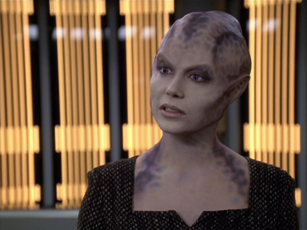 extant_StarTrek_VOY_6x18-AshesToAshes_00712.jpg