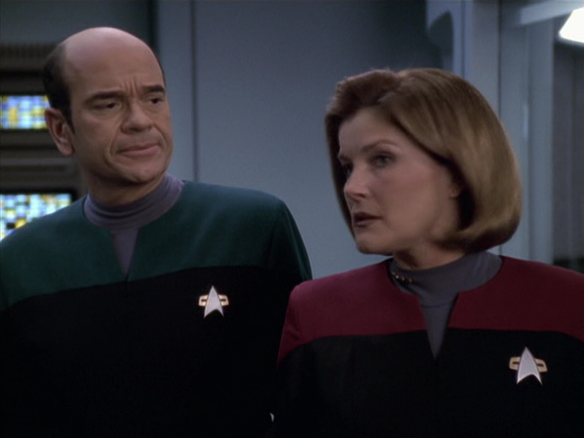 extant_StarTrek_VOY_6x18-AshesToAshes_00759.jpg