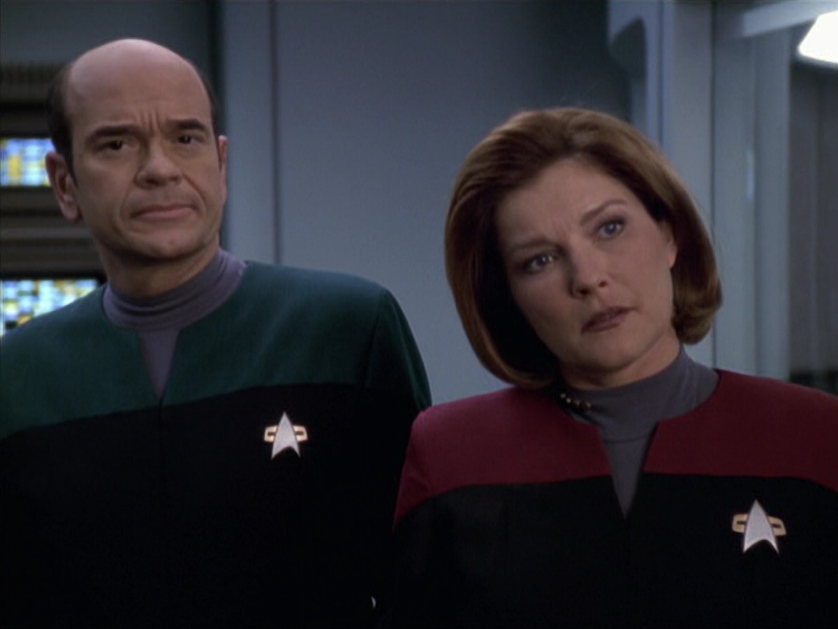 extant_StarTrek_VOY_6x18-AshesToAshes_00760.jpg