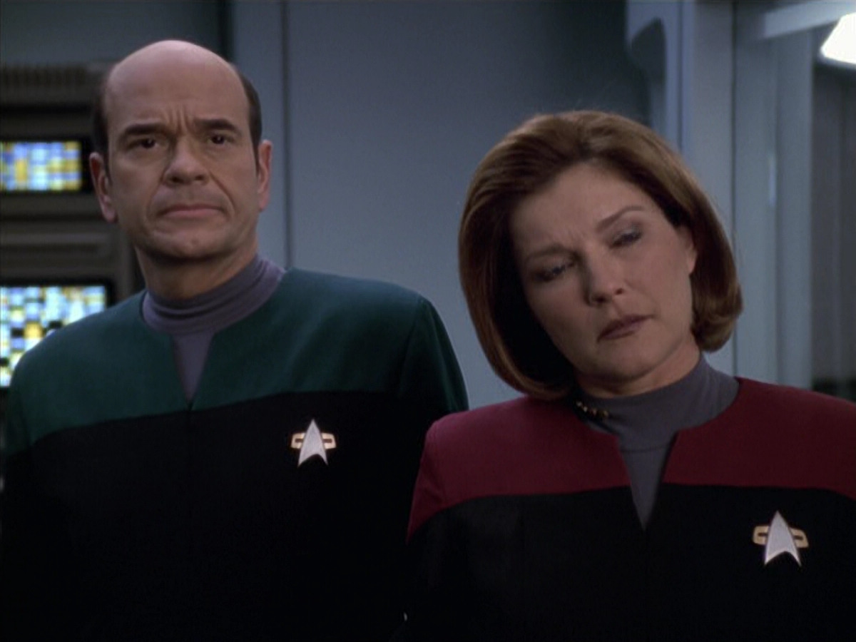 extant_StarTrek_VOY_6x18-AshesToAshes_00762.jpg
