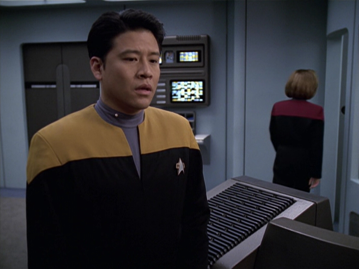 extant_StarTrek_VOY_6x18-AshesToAshes_00834.jpg