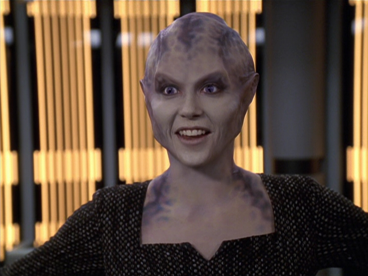 extant_StarTrek_VOY_6x18-AshesToAshes_00848.jpg