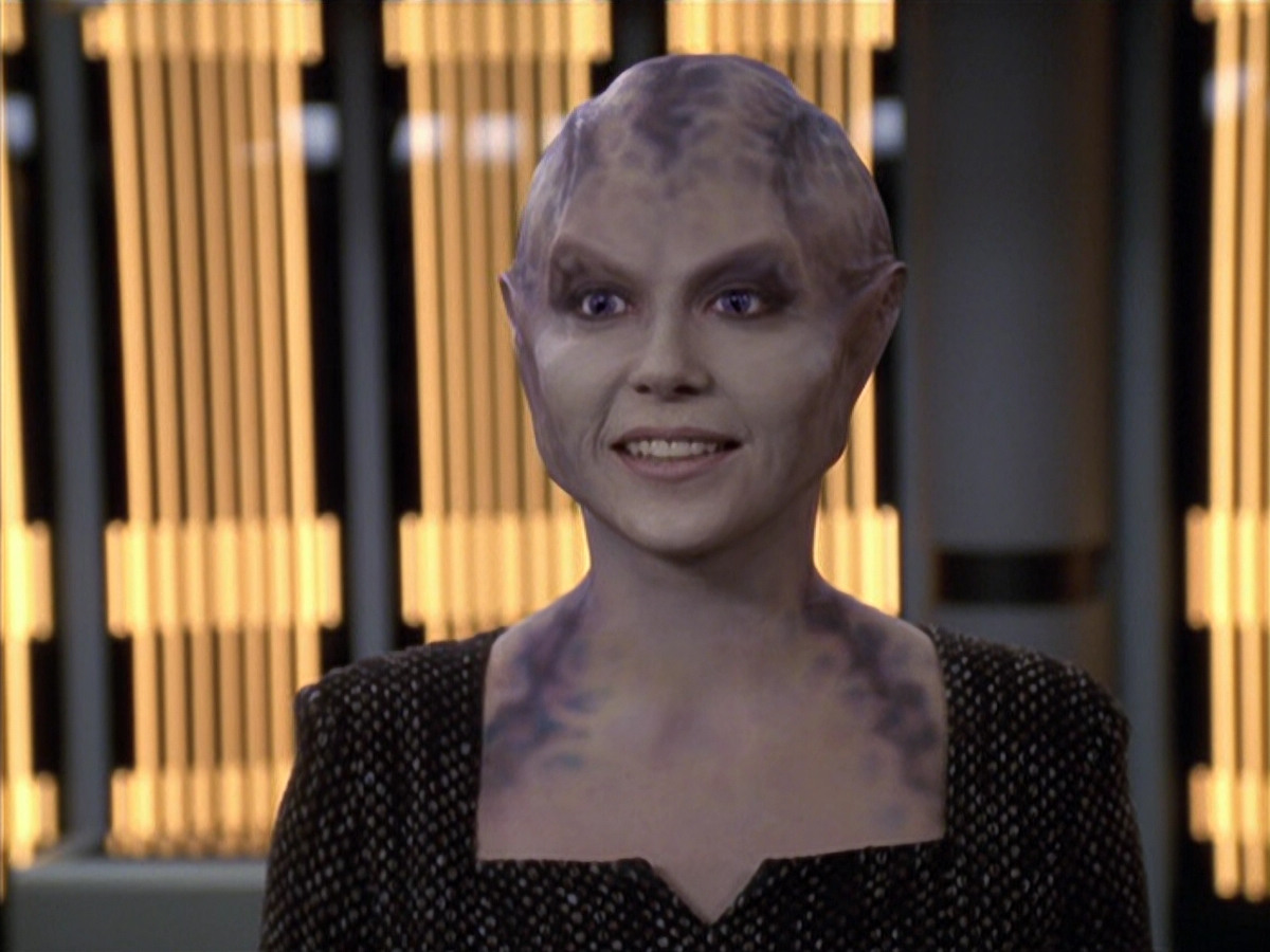 extant_StarTrek_VOY_6x18-AshesToAshes_00851.jpg